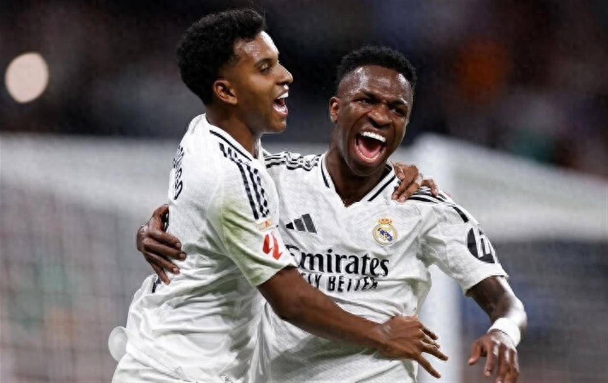 从争冠到保颜面！皇马9连杀弱旅背后的崩塌，阿韦洛亚只剩更衣室演讲？